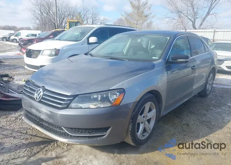 2013 Volkswagen Passat 2.5L Se z USA, uszkodzony, nr VIN 1VWBH7A36DC004946